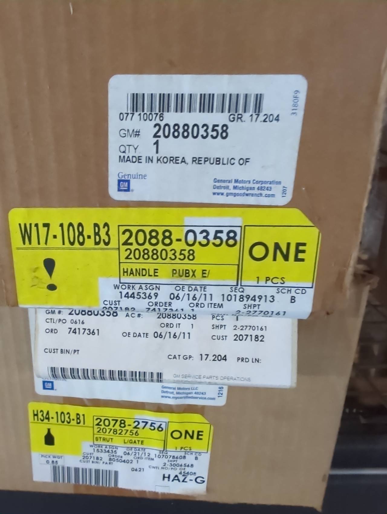 GM Genuine Liftgate Handle 20880358