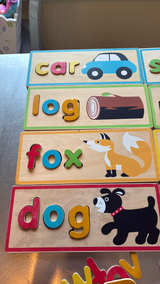 Melissa & Doug See & Spell Wooden Educational Toy - Image 2