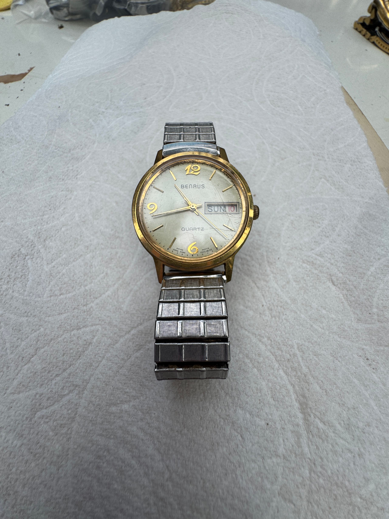 Benaus Quartz Watch