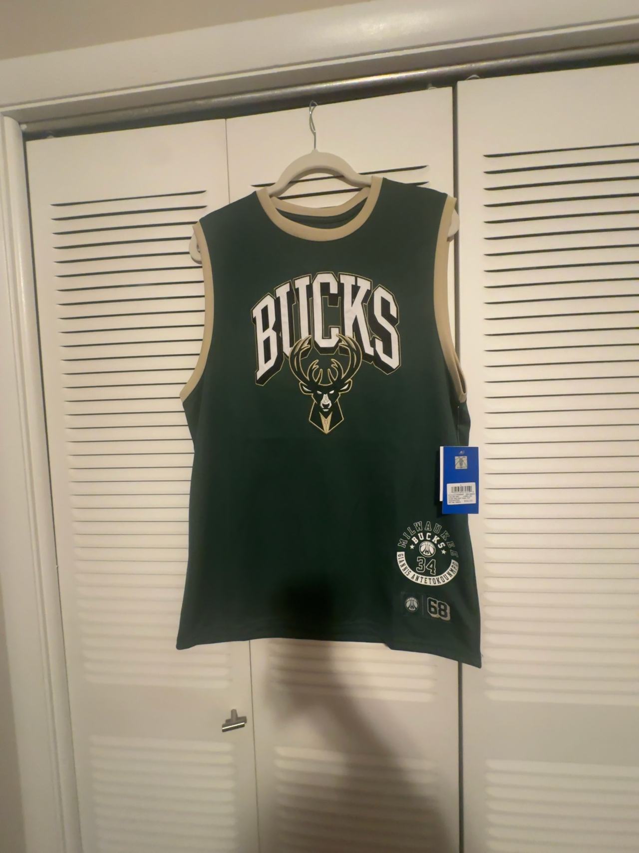 Milwaukee Bucks Men's Mesh Tank Tops Size Large NWT