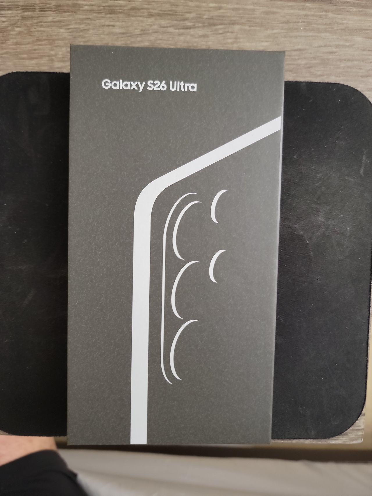 Samsung Galaxy S26 Ultra 512GB White with Box/Belt-Clip Case/Screen Protector.