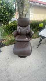 La-Z-Boy Leather Recliner - Image 2