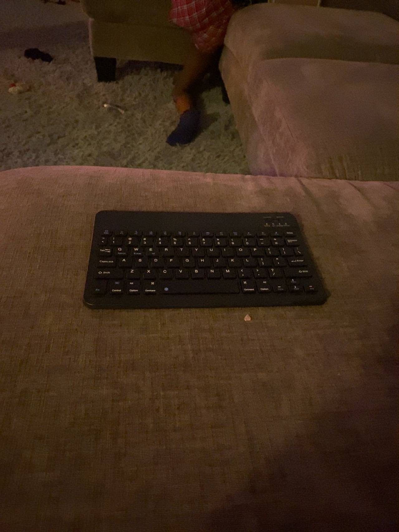 Dilwe French AZERTY Ultra-Thin Bluetooth Keyboard