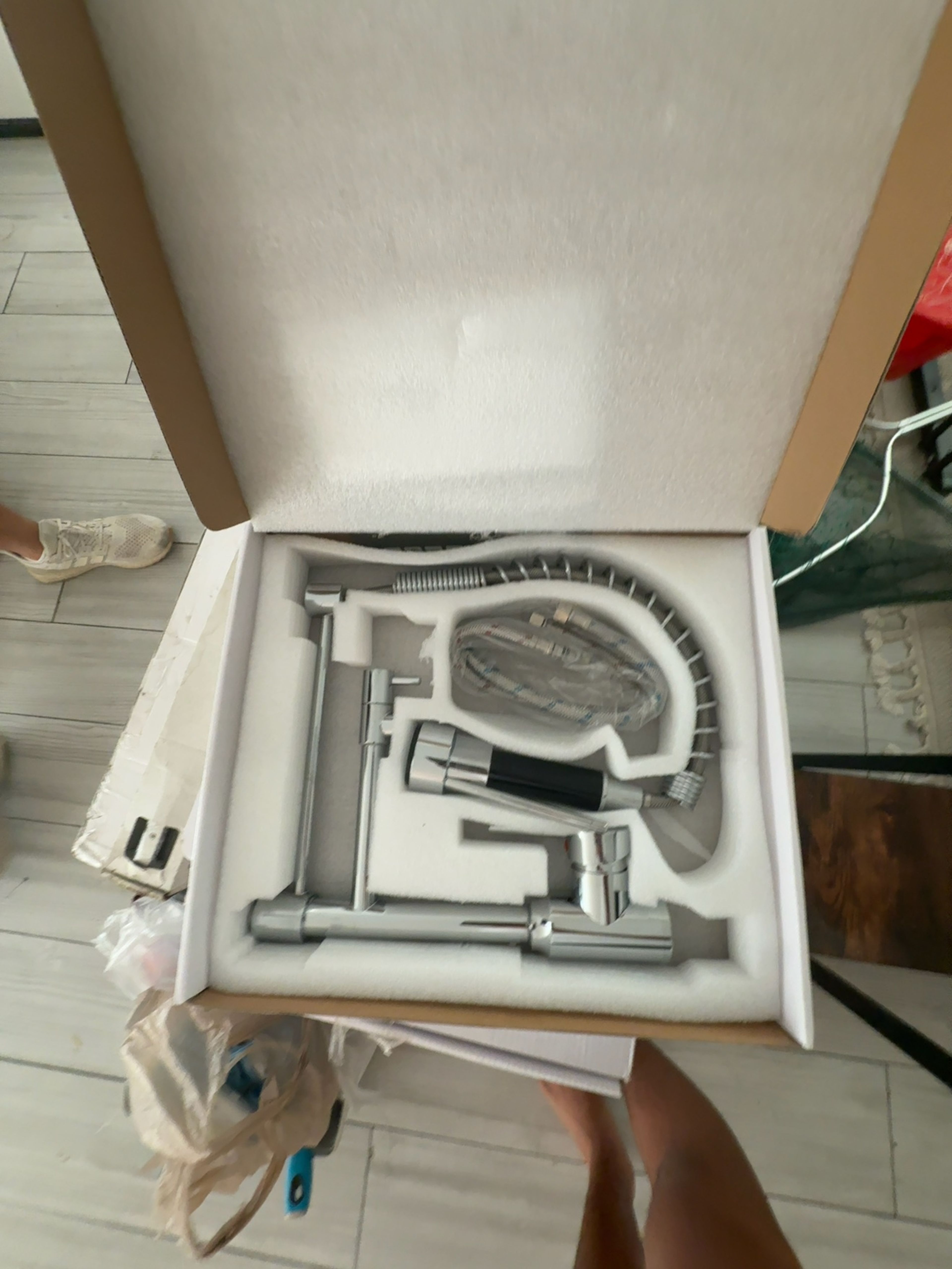 Generic Pull-Down Kitchen Faucet Black and never used