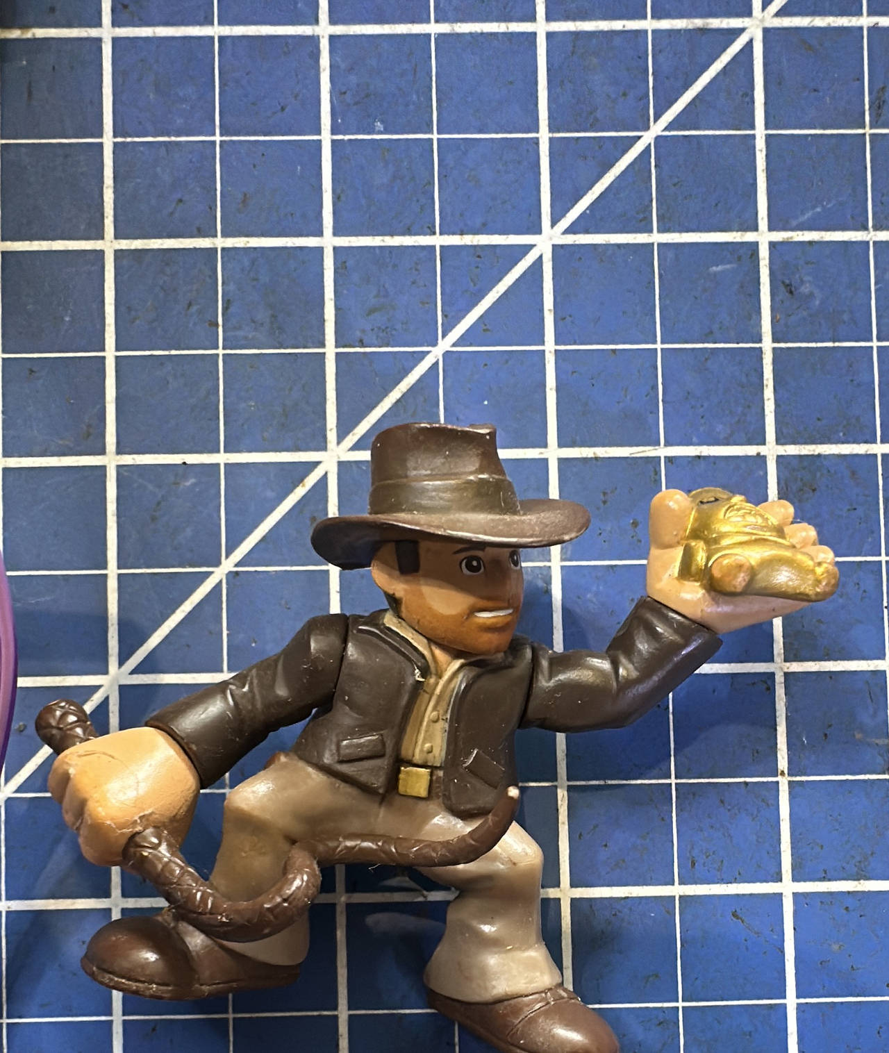 Hasbro Indiana Jones Adventure Heroes Indiana Jones with Golden Idol. 122