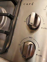 GE Café 36" Built-In Gas Cooktop - Image 6