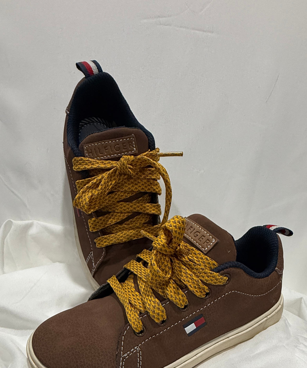 Tommy Hilfiger Boy's Brown Low Top Sneakers Size 12.5