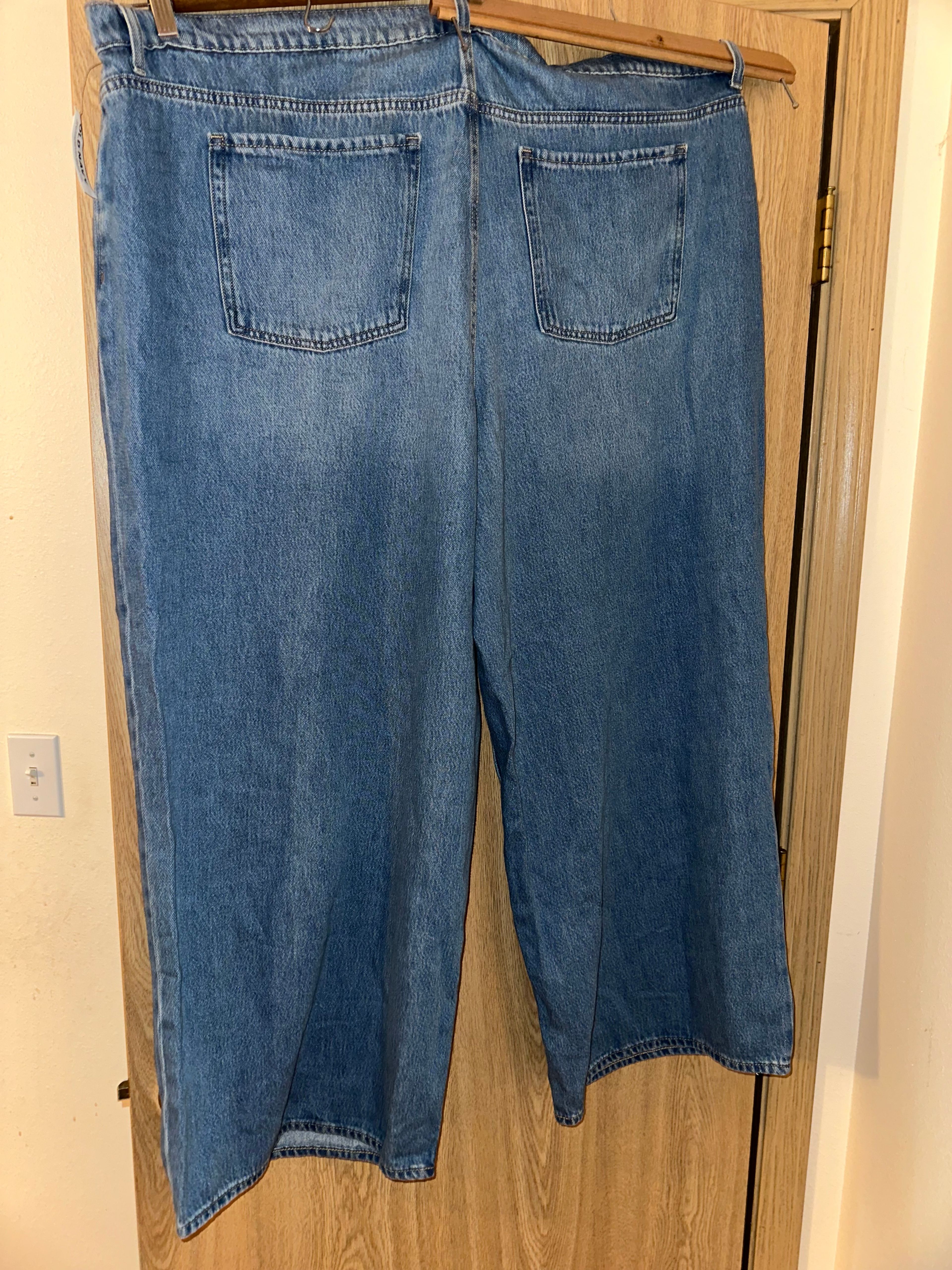 Old Navy Drapey Denim Baggy Wide Leg Jeans - Image 3