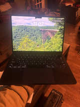 Apple MacBook Air 13-inch (M2, 2022) - Image 1