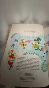 Walt Disney's Alice in Wonderland Meets the White Rabbit Little Golden Book 1979 - Image 3