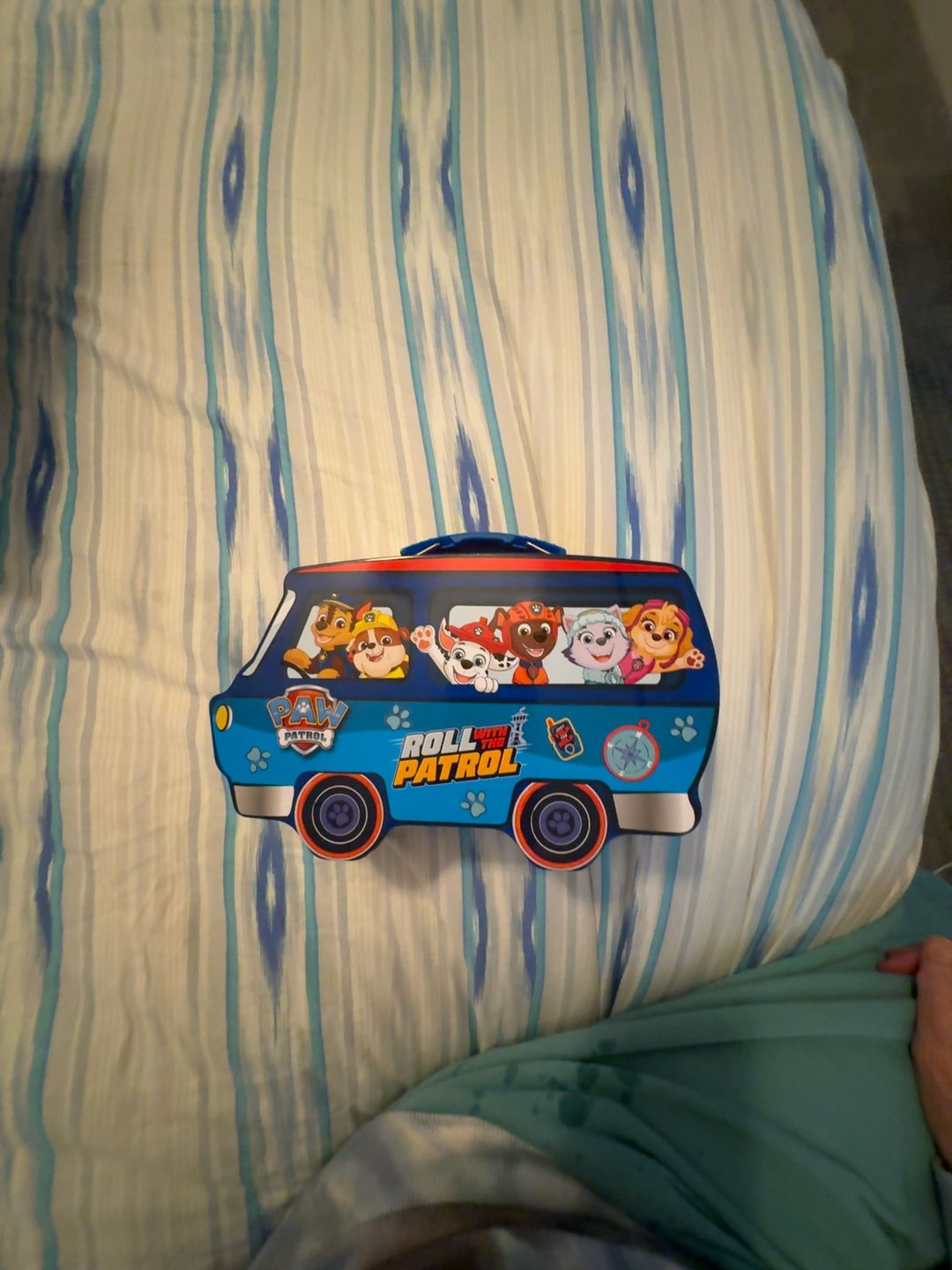 Paw Patrol Van-Shaped Tin Lunch Box Roll with the Patrol