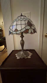 Vintage Tiffany Style Stained Glass Table Lamp - Image 2
