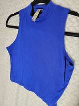 Icy Mock Neck Crop Top sz M - Image 3