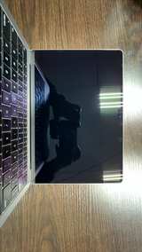 Apple MacBook Air 13-inch (M2, 2022) 16GB/256GB - Space Gray - Image 3