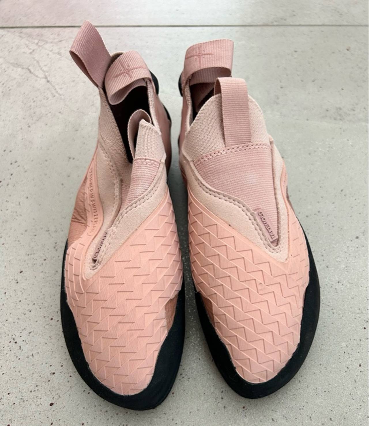 So iLL Roam Rigid Pink Climbing Shoe