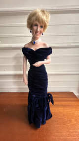 Ashton-Drake Princess Diana Porcelain Doll Blue Velvet Gown 20‑inch - Image 5