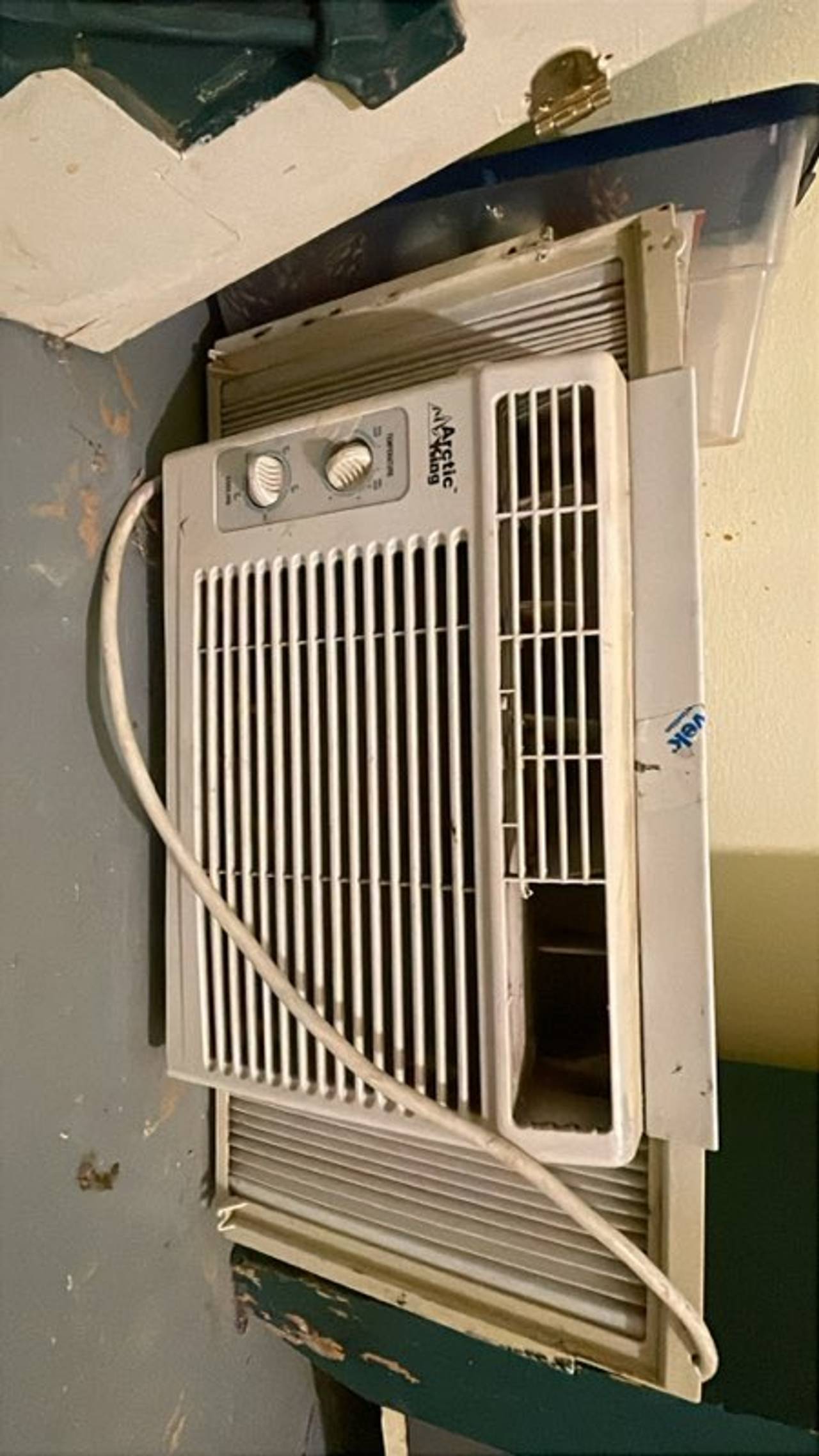 Arctic King 5000 BTU Window Air Conditioner