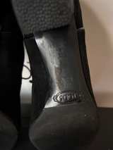 Tod’s Women's Black Suede Pointed Toe Pump - Image 3