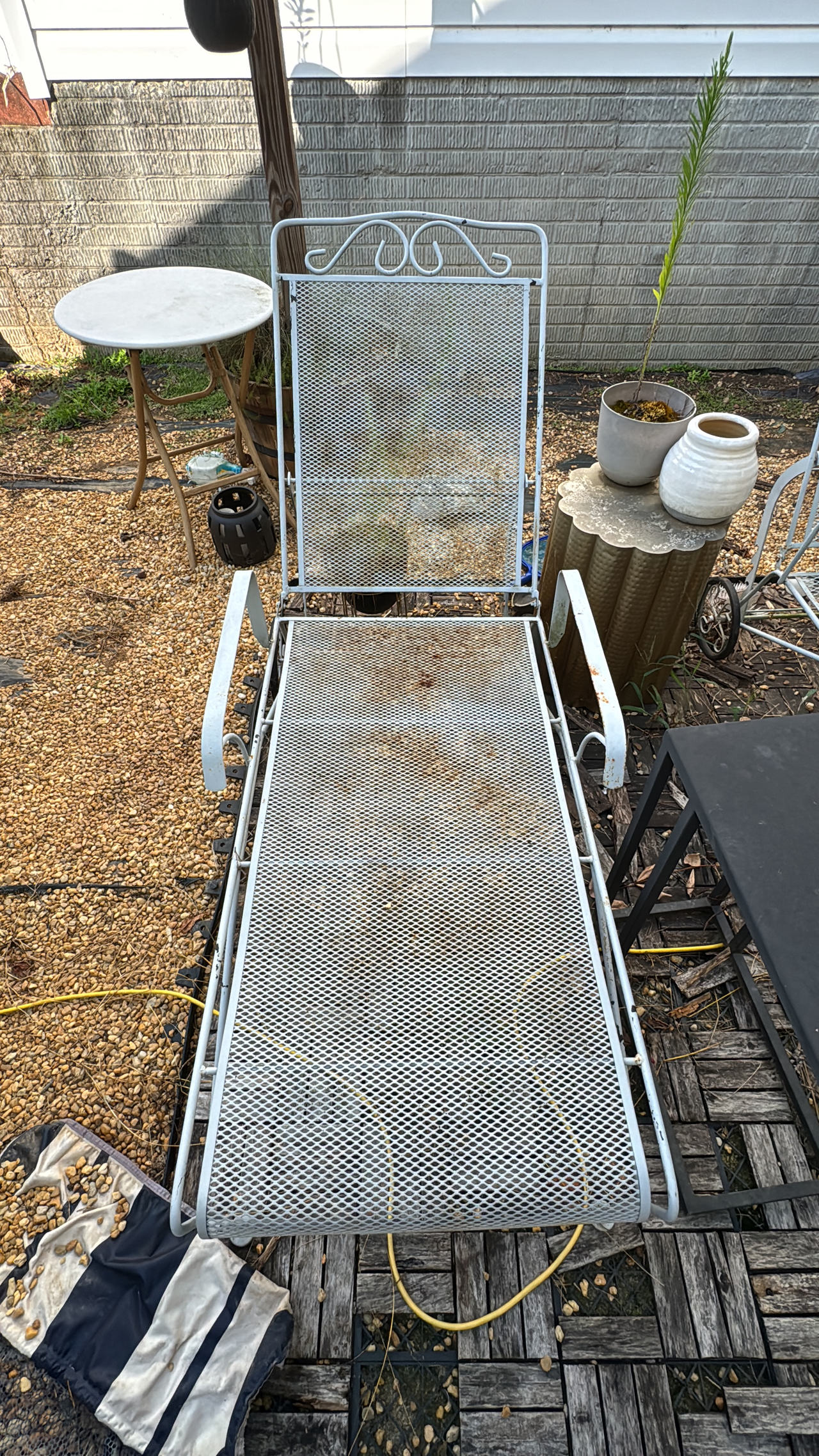 Metal Mesh Outdoor Chaise Lounge Chair