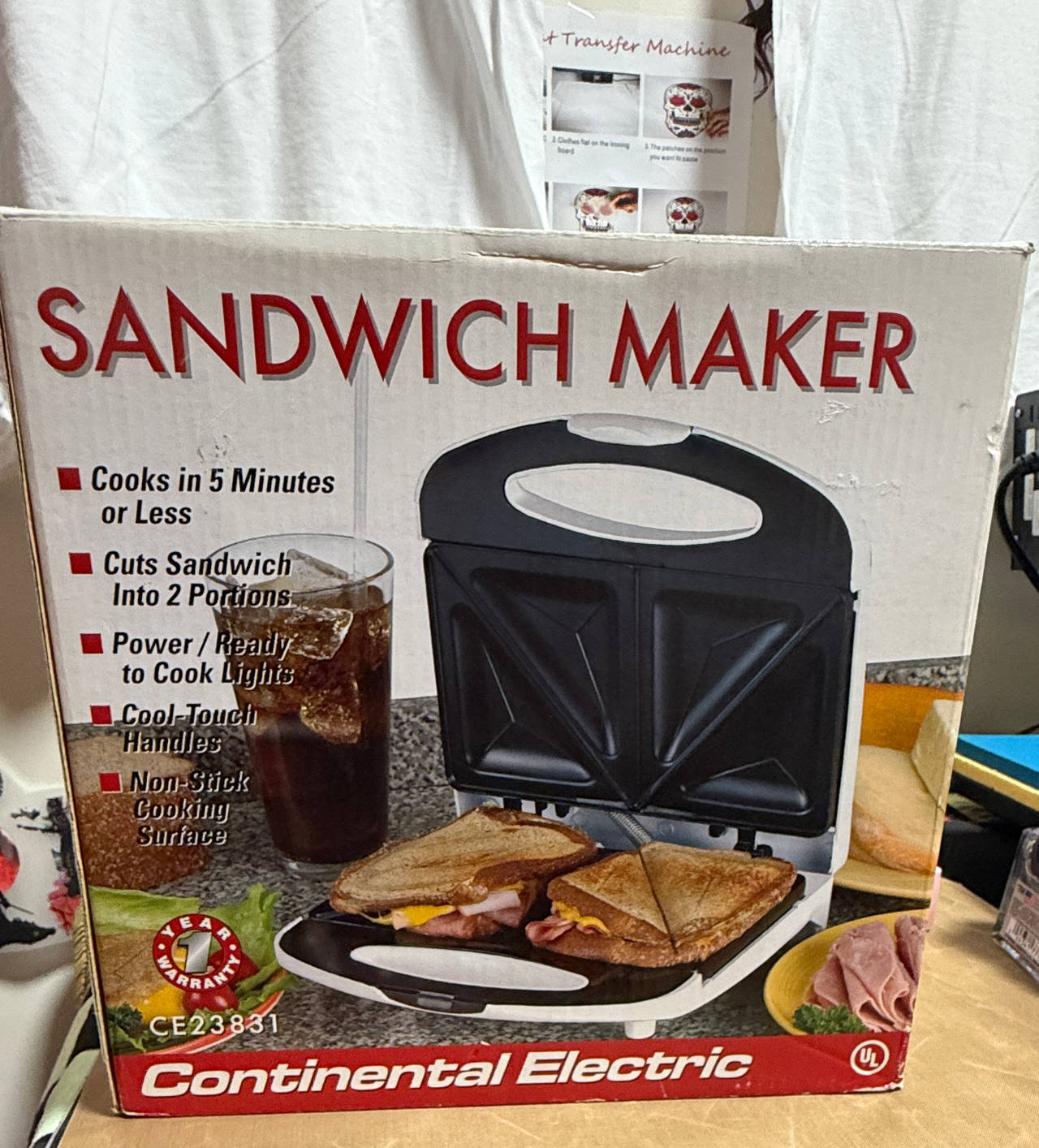 Continental Electric CE23831 Sandwich Maker