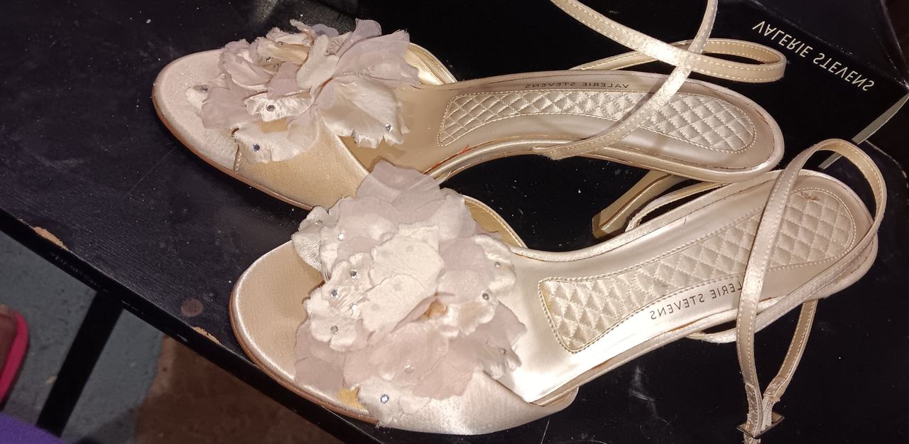 Valerie Stevens Floral Slingback Heels