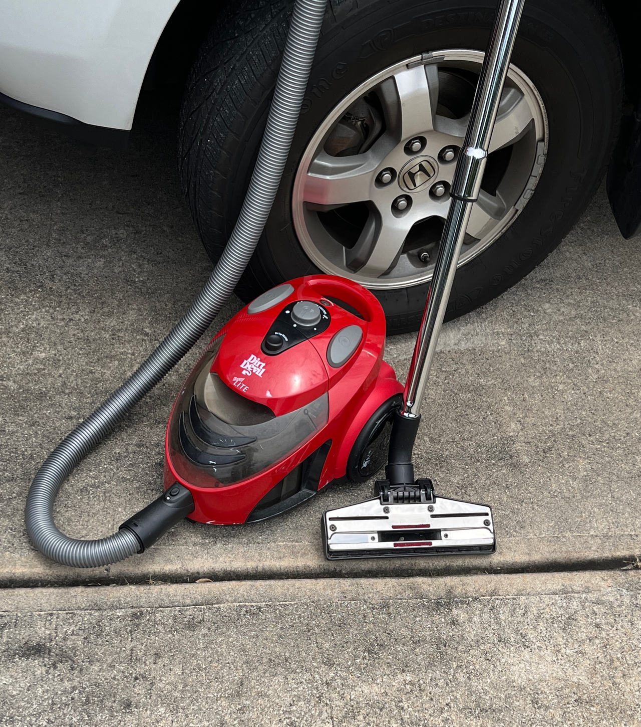 Dirt Devil Featherlite Bagless Canister Vacuum