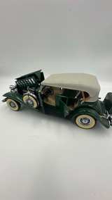 Franklin Mint 1932 Cadillac V-16 Phaeton 1:24 Scale - Image 8
