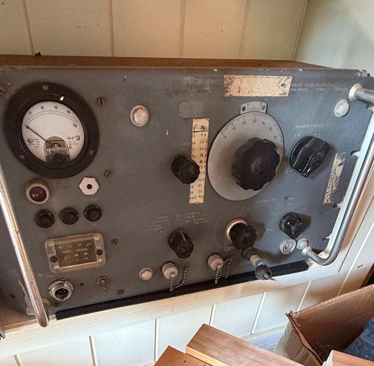 Wayne Kerr CT212 Signal Generator