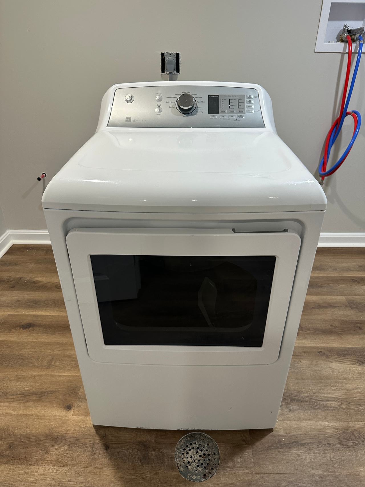 GE 7.4 cu. ft. Capacity Aluminized Alloy Drum Electric Dryer