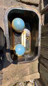 Ritchie WaterMatic 1000 Livestock Waterer body and floats - Image 3