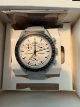Omega x Swatch Bioceramic MoonSwatch - Image 2