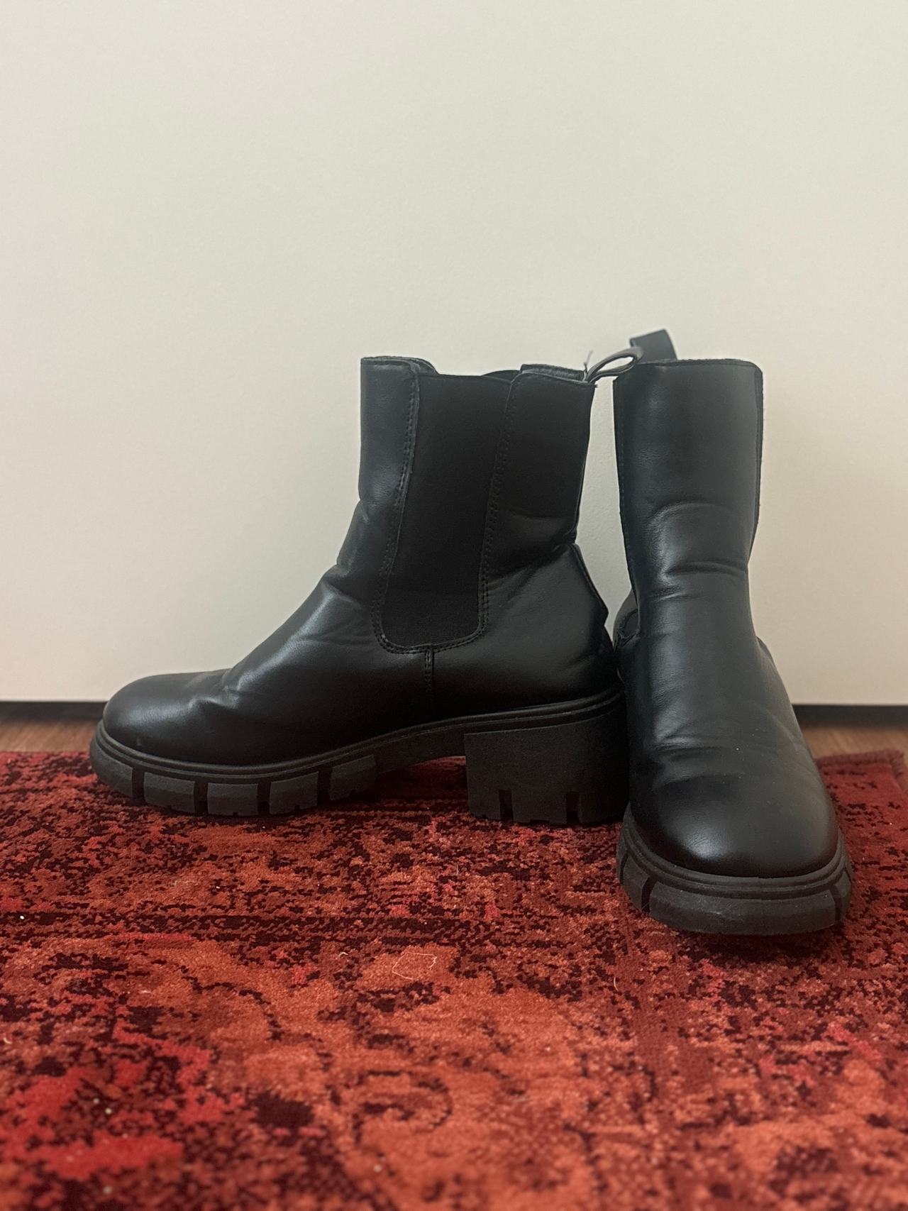 Big W Black Chunky Chelsea Boots