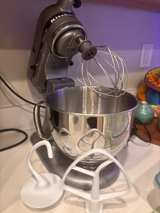 KitchenAid Artisan 5-Quart Tilt-Head Stand Mixer White - Image 1