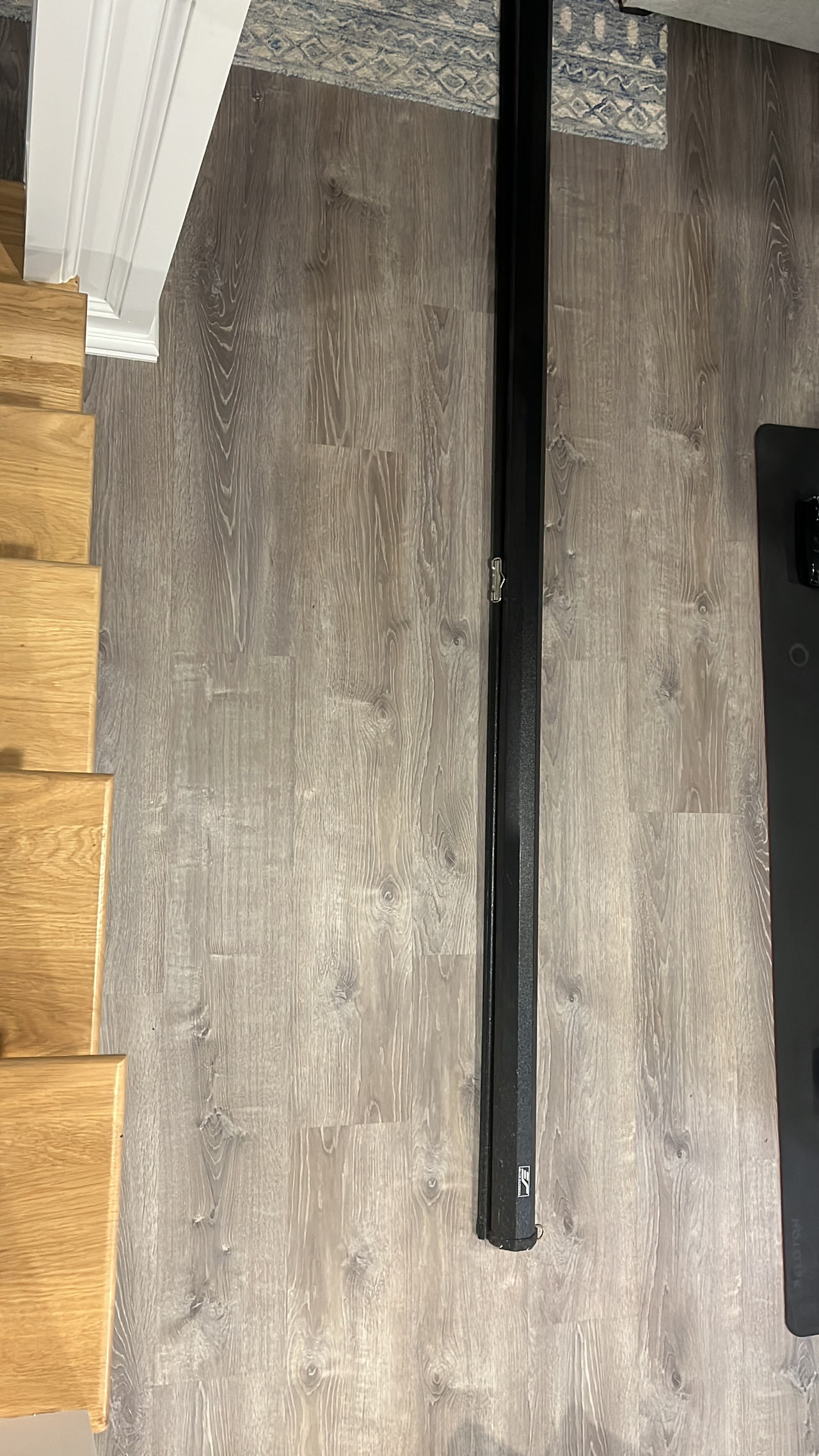 Pull-Out Projector Screen