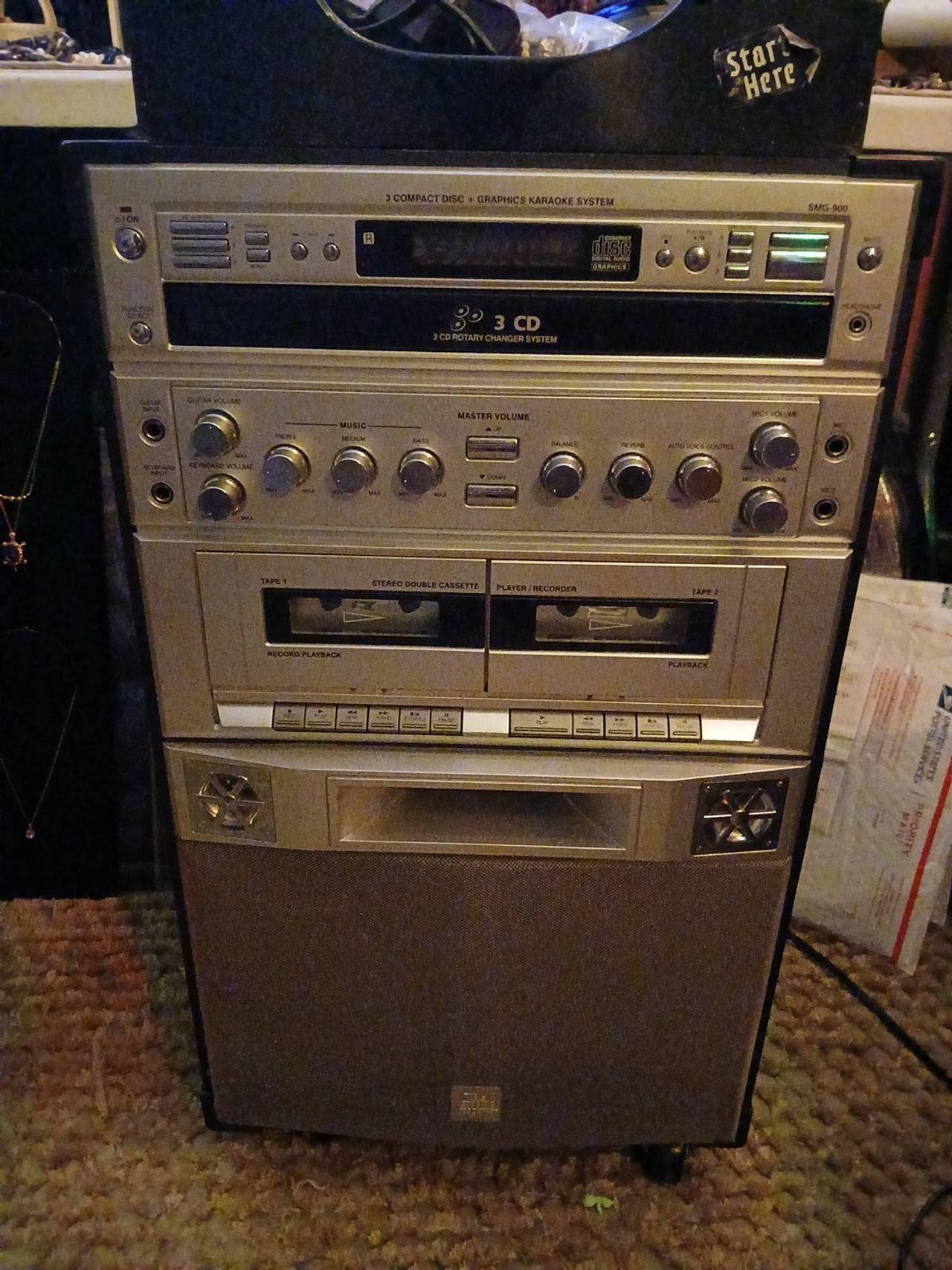 The Singing Machine SMG-900 3-CD Graphics Karaoke System