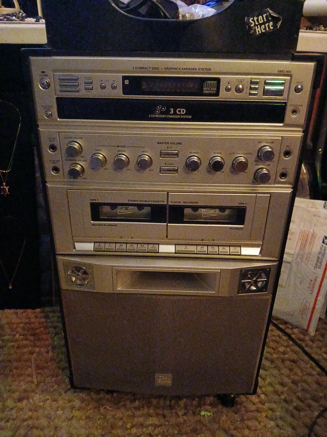 The Singing Machine SMG-900 3-CD Graphics Karaoke System