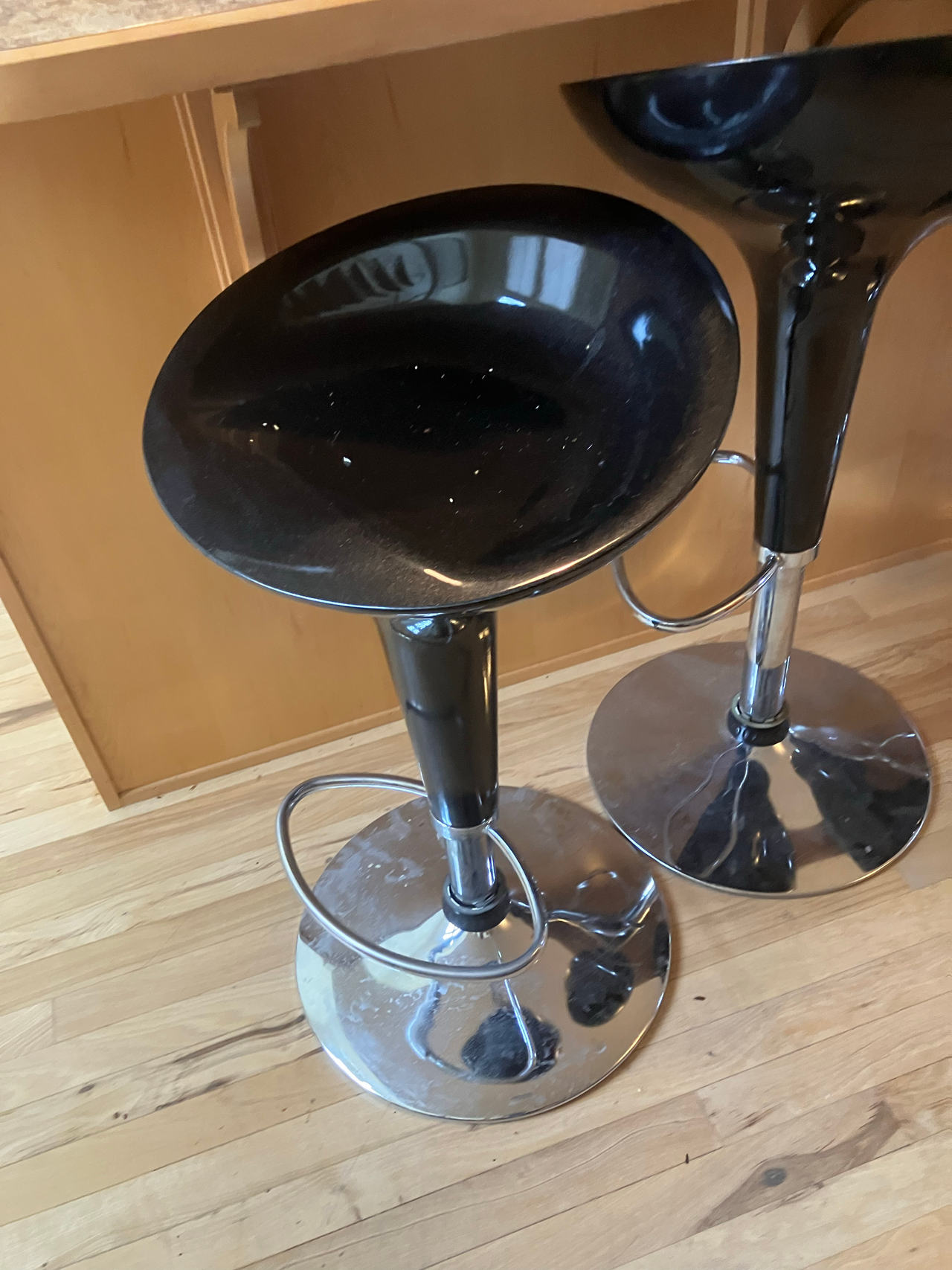 Set of 4 Black Adjustable Swivel Bar Stools