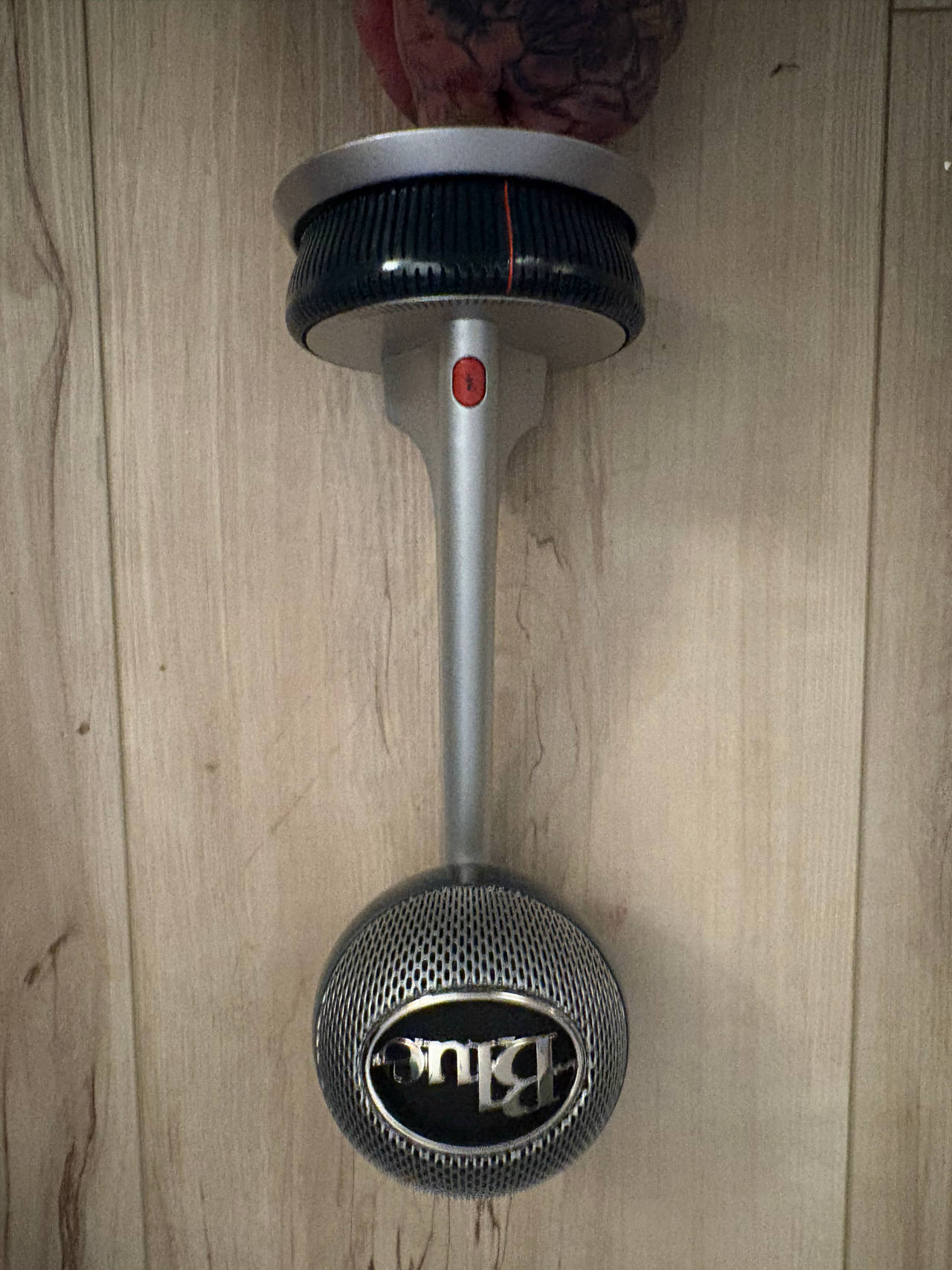Blue Snowball
Blue Microphones Nessie adaptive USB condenser microphone.