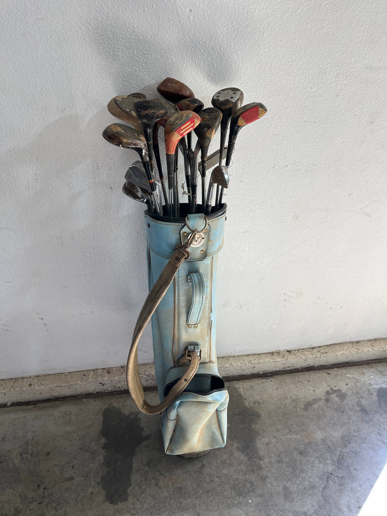 Vintage Golf Club Set with Bag and balls 