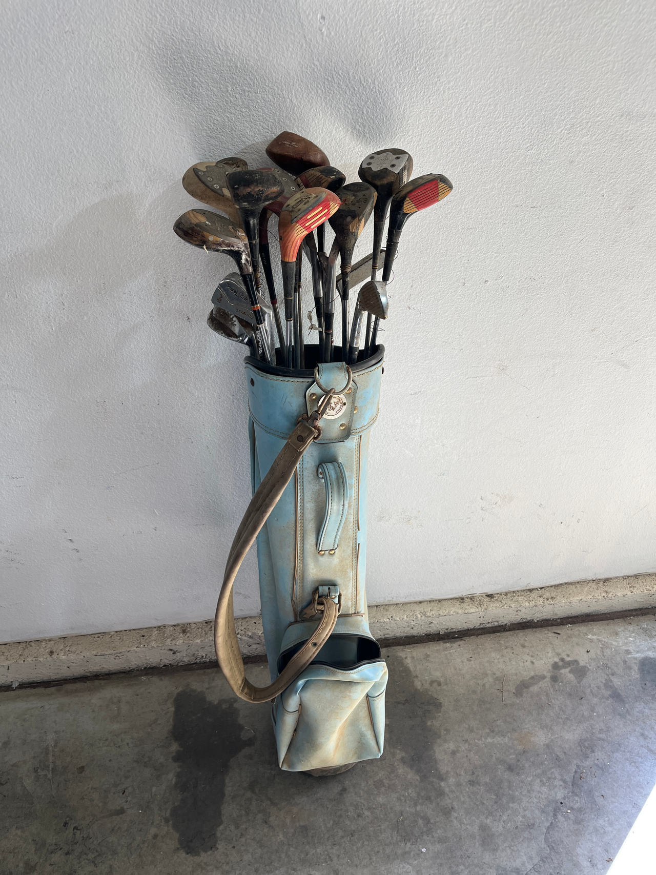 Vintage Golf Club Set with Bag and balls 