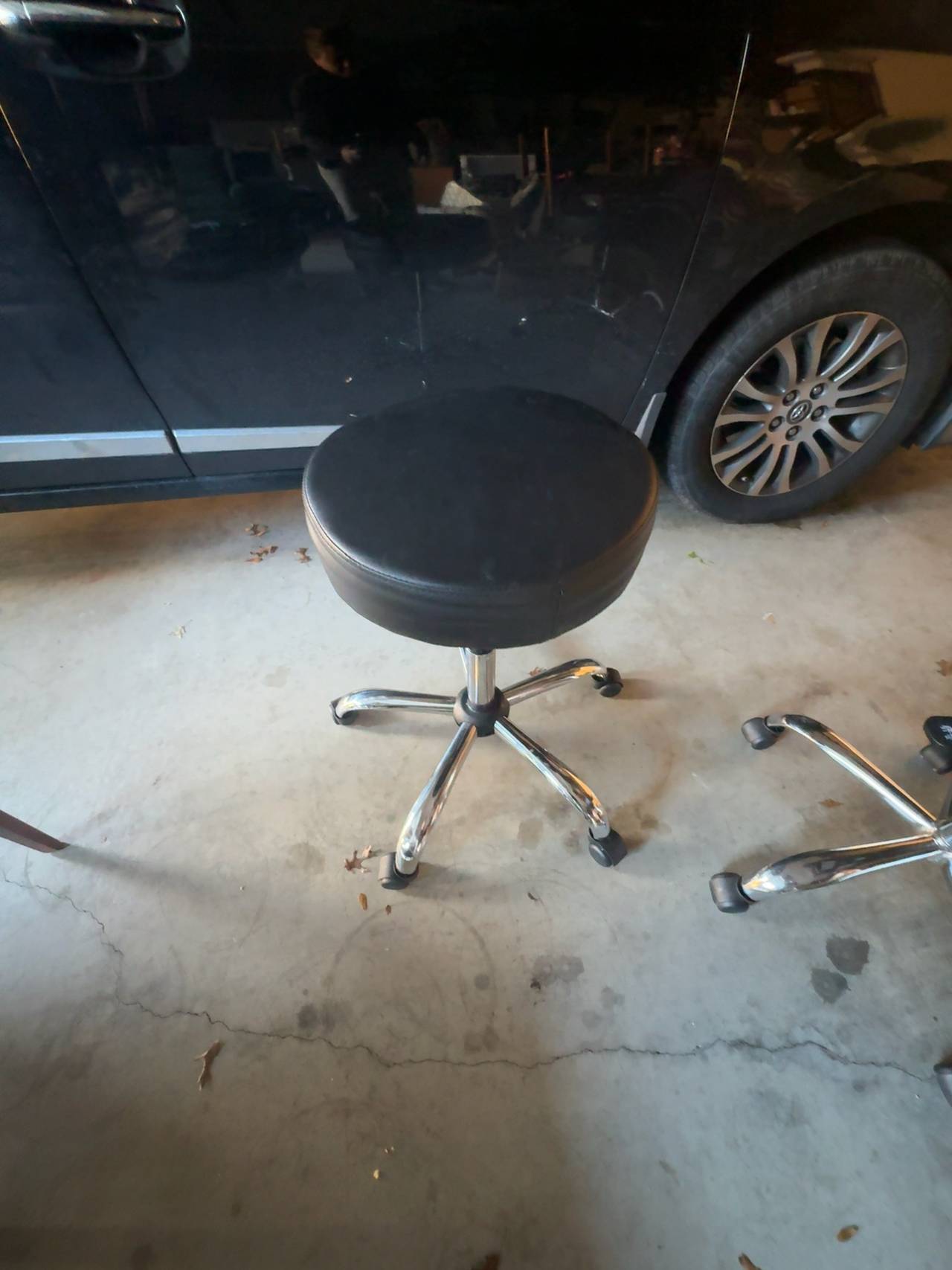 Professional Adjustable Rolling Stool Black