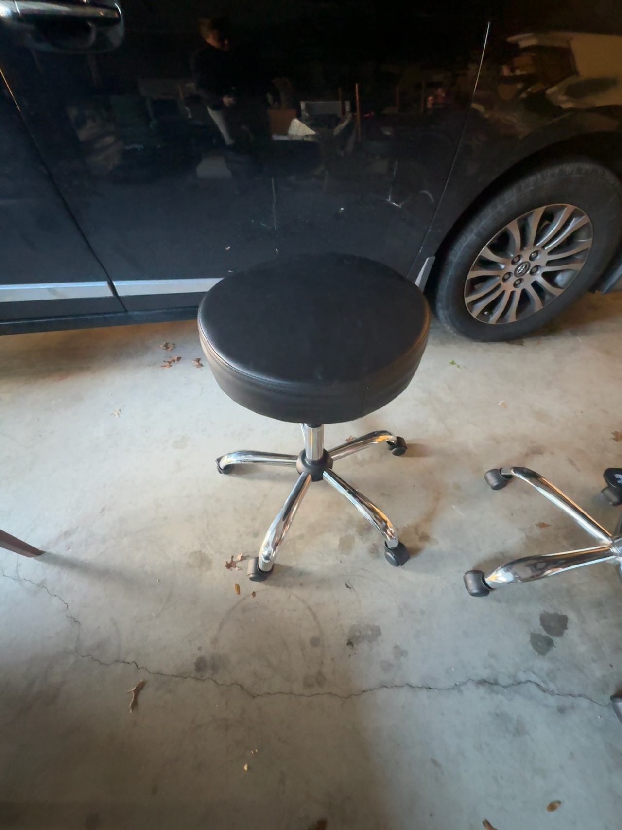 Professional Adjustable Rolling Stool Black