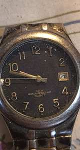 Silver Tone Quartz Watch with Black Dial - Image 3