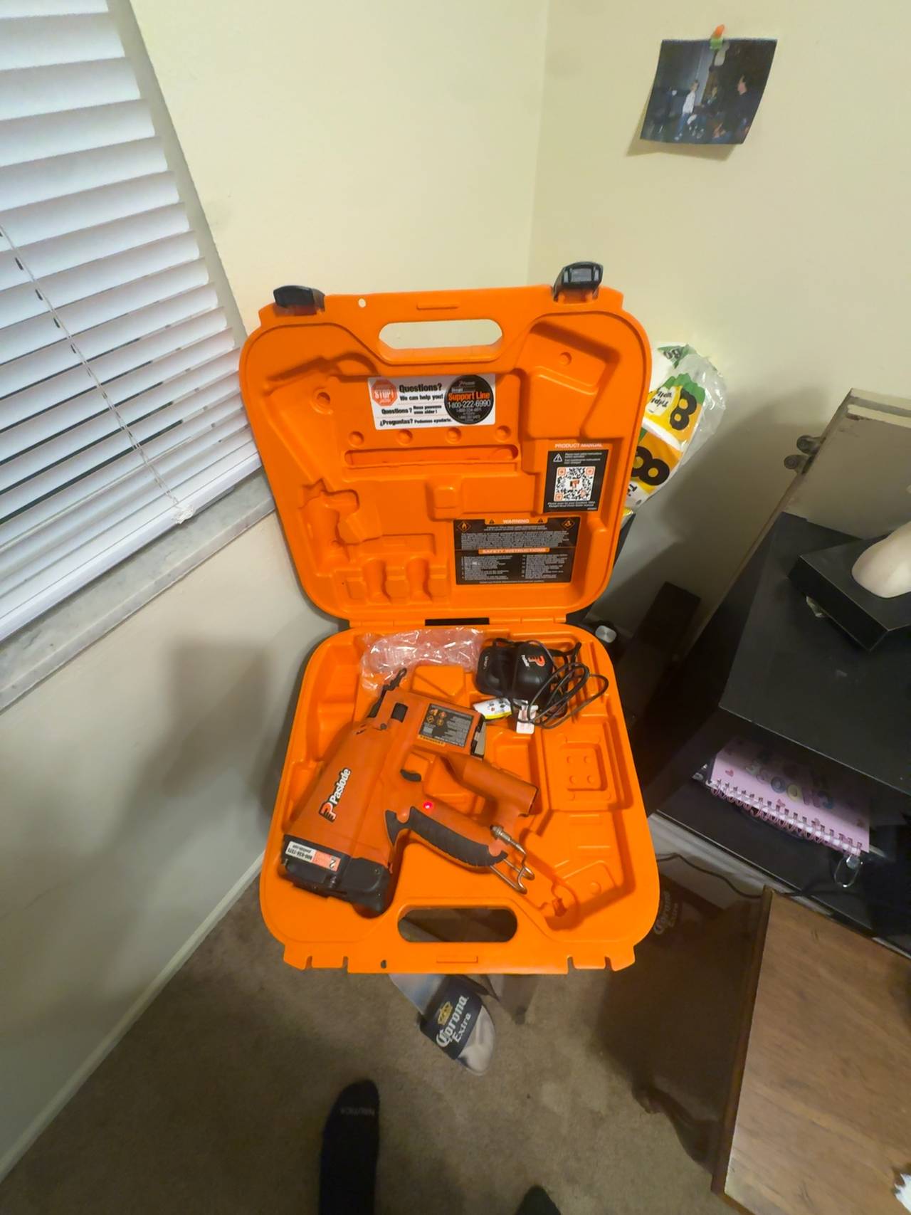 Paslode IM200LI 16‑Gauge Cordless Angled Finish Nailer