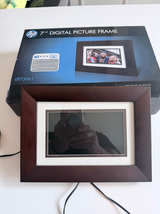 HP 7" Digital Picture Frame df730v1 - Image 1