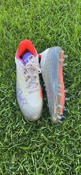 Under Armour Soccer Cleats Women's Size 9 - Image 3