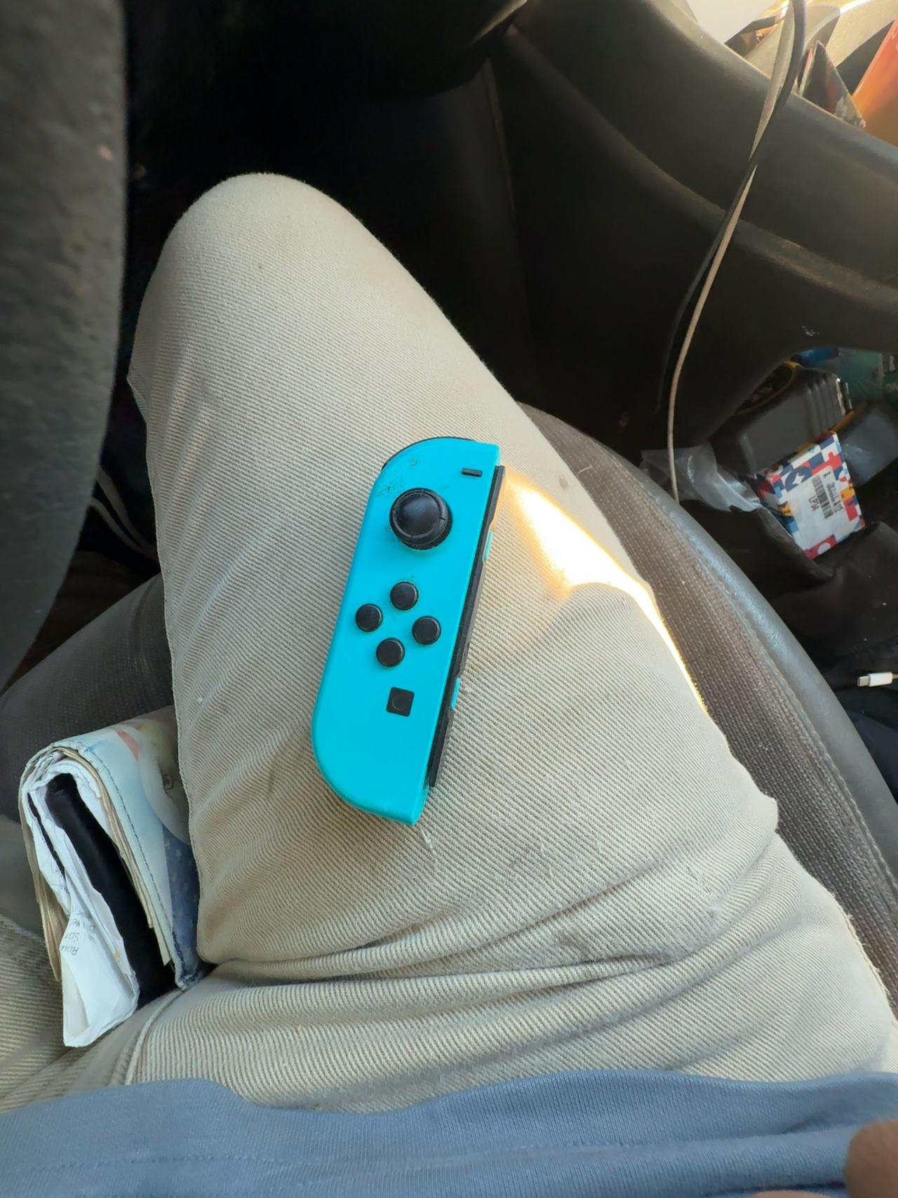 Nintendo Switch Joy-Con Left Neon Blue