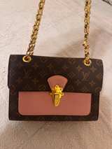 Louis Vuitton Pochette Métis - Image 2