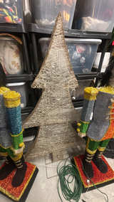 Two Gerson 6ft Lighted Nutcrackers and a 6ft lighted Christmas Tree - Image 5