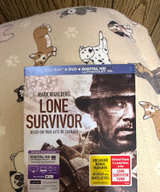 Lone Survivor (Blu-ray/DVD Combo) 2 Disks - Image 1